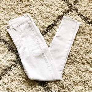 White American Eagle jeans